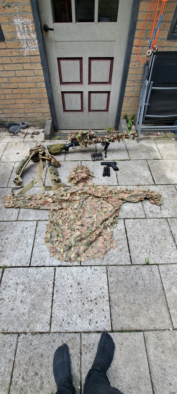 Afbeelding 2 van Novritsch ssg24 sniper + Glock 17 en tactical camouflage kleding.