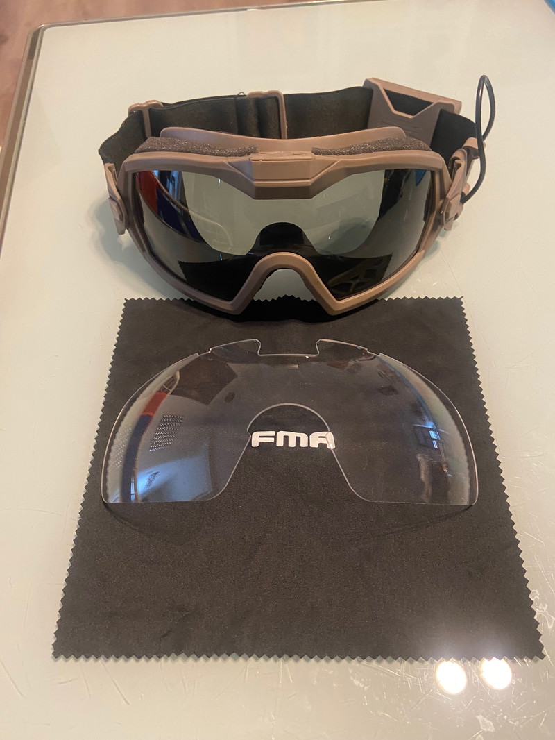 Image 1 for FMA goggles met ventilator