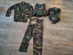 Afbeelding van Nl-camo kleding + invader gear vest