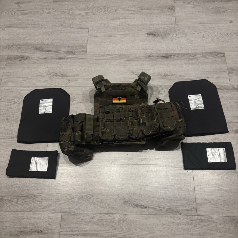 Afbeelding 1 van Lindnerhof LT025/V Plattenträger Flecktarn inkl. Taschen & SK1-Platten