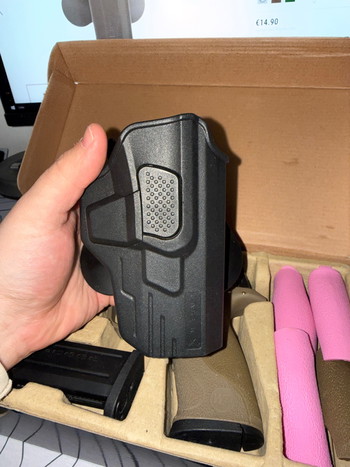 Image 5 pour WE-05 GBB With 2 mags and holster