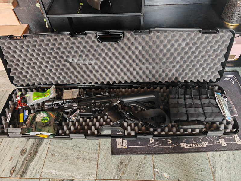 Afbeelding 1 van M4 Replica met accessoires
