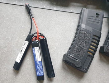 Image 8 pour AmoebaAM-014 honey badger ( met T1 red dot , lader , batterij )