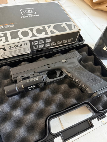 Afbeelding 2 van Umarex Glock 17 Steel Slide  perfecte staat (alleen magazijn defect)
