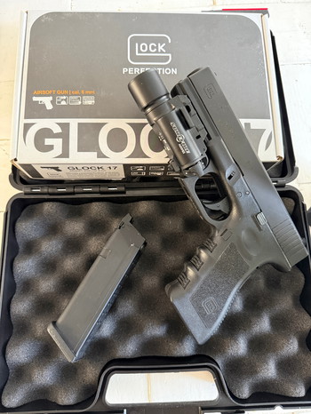 Afbeelding 5 van Umarex Glock 17 Steel Slide  perfecte staat (alleen magazijn defect)
