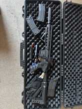 Bild für G&G GC16 Warthog + 3 Mid cap + 2 red dots + case + 2 batterijen