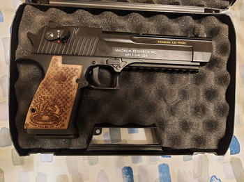 Bild 2 für Desert eagle poker limited édition NEUF