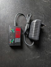 Afbeelding van Titan battery charger
