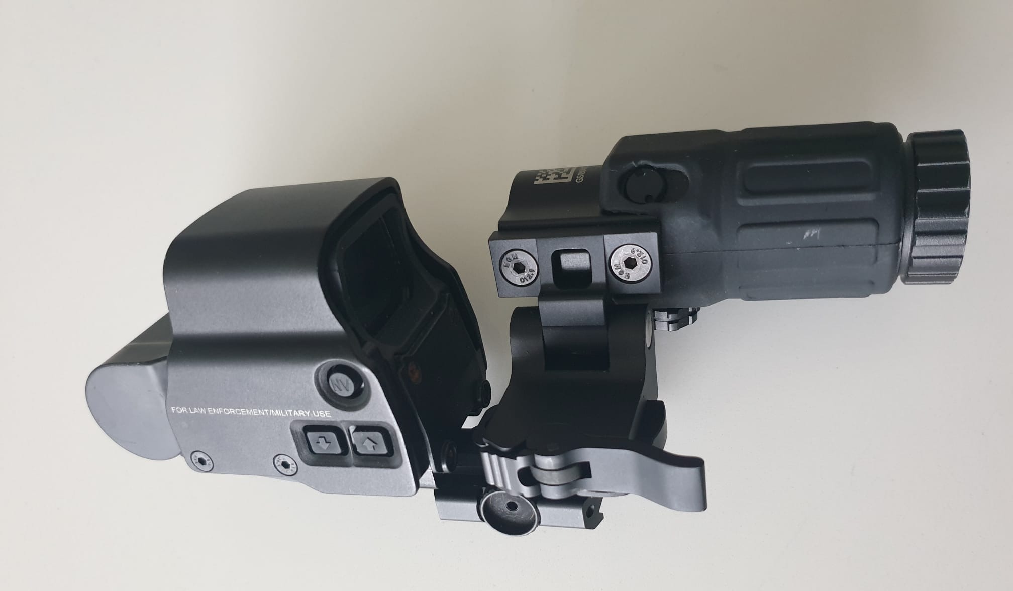 Eotech 558 red dot and G33 magnifier op riser - Airsoft Bazaar