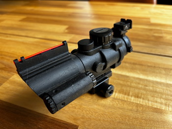 Afbeelding 3 van 4x magnification red dot met iron sights en laser