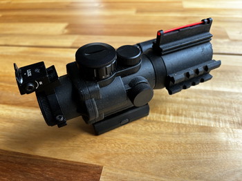 Afbeelding 4 van 4x magnification red dot met iron sights en laser