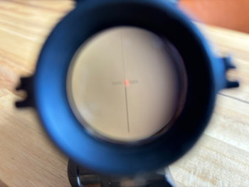 Afbeelding 6 van 4x magnification red dot met iron sights en laser