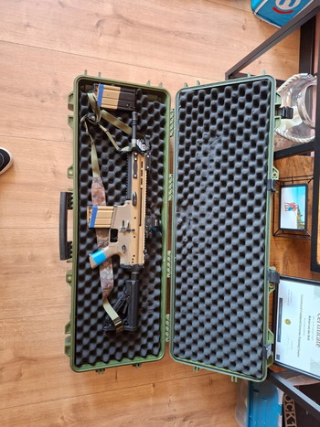 Imagen 2 de We scar-H met veel accessoires