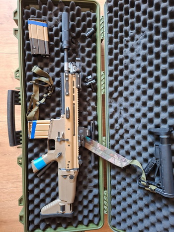 Imagen 5 de We scar-H met veel accessoires