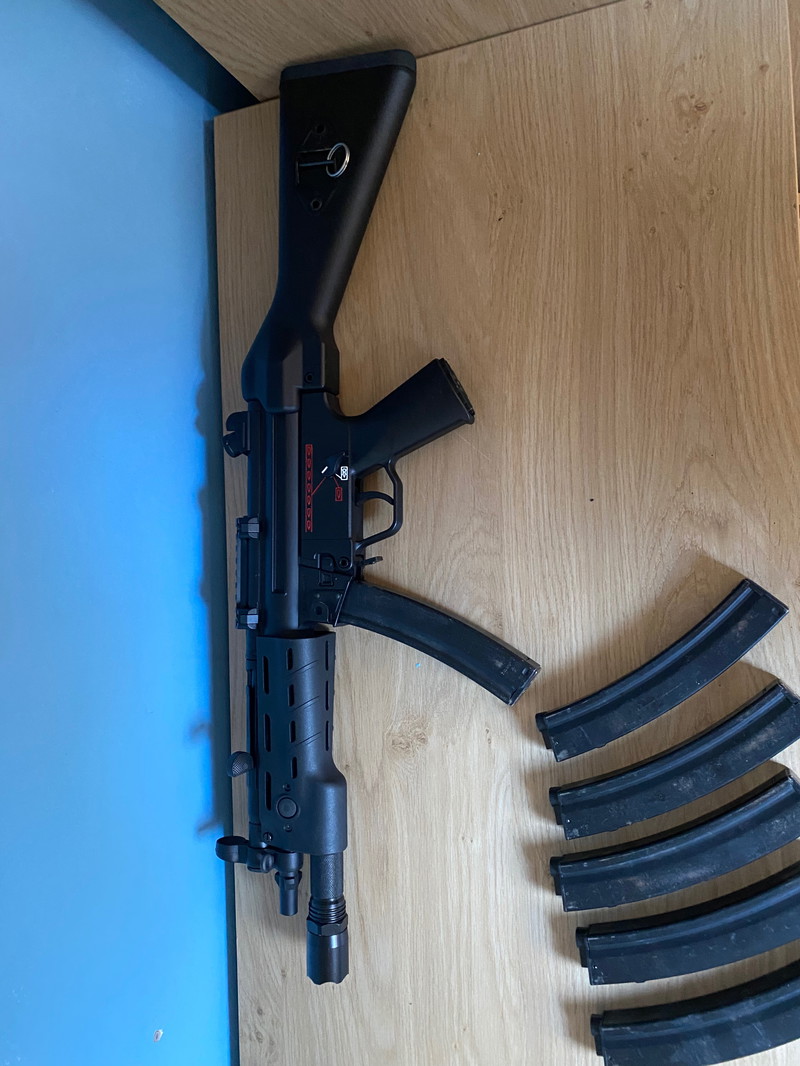 Image 1 for Ics mp5 met flashlight