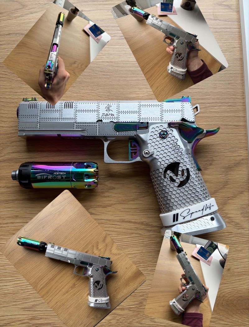 Afbeelding 1 van Hi capa (dr black , la capa , masterpiece )