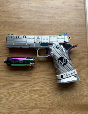 Afbeelding 3 van Hi capa (dr black , la capa , masterpiece )