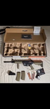 Bild für Complete ASG Set: Lancer Tactical M4 Gen 2 Replica + Mil-Tec Vest, Red Dot & Accessoires