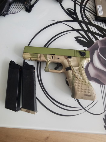 Image 2 for Glock 18C, 1911, Dan en Wesson Revolver