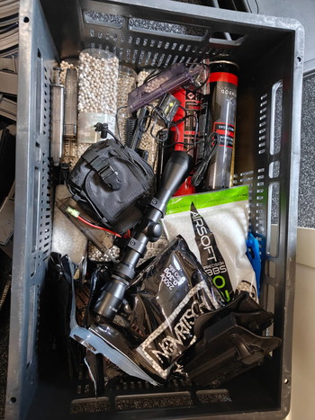 Imagen 10 de Einde Hobby Sale (Replicas, mags, toebehoren, etc)