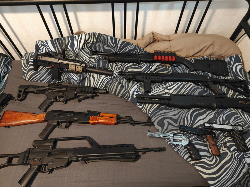 Imagen 1 de Einde Hobby Sale (Replicas, mags, toebehoren, etc)