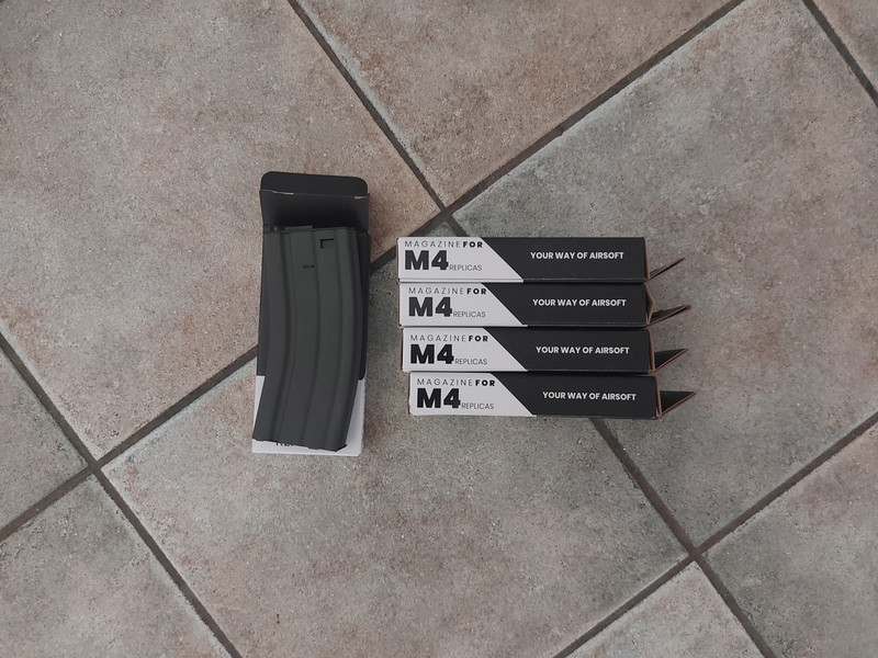 Afbeelding 1 van M4 midcap 120 rds Grijs