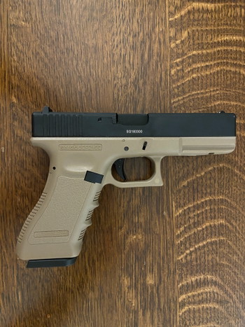 Image 4 for Réplique Airsoft Pistolet SAIGO 17 Blowback Gaz CO2 310 FPS - GLOCK 17 Tan