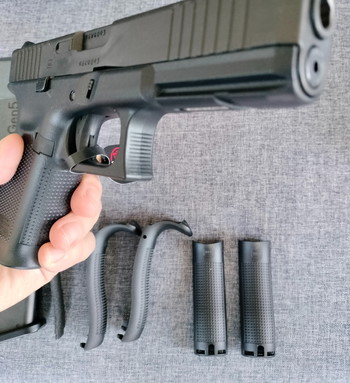 Image 2 pour TOKYO MARUI GLOCK 17 GEN5 MOS GBB PISTOOL