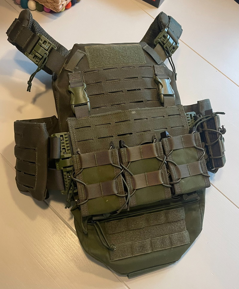 Imagen 1 de Groene (OD) Reaper QRB Platecarrier incl. Warrior Assault Systems Pouches, Dangler en extra molle panel