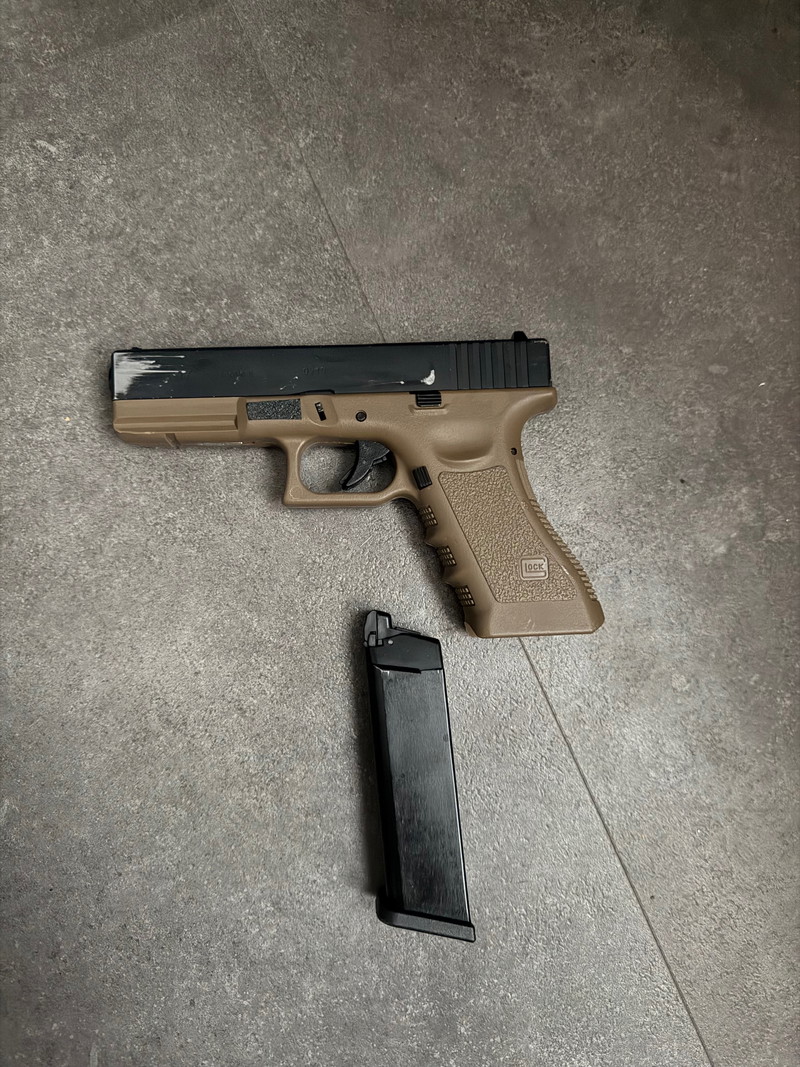 Afbeelding 1 van We Glock 17 2tone