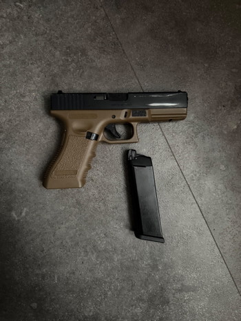 Afbeelding 2 van We Glock 17 2tone