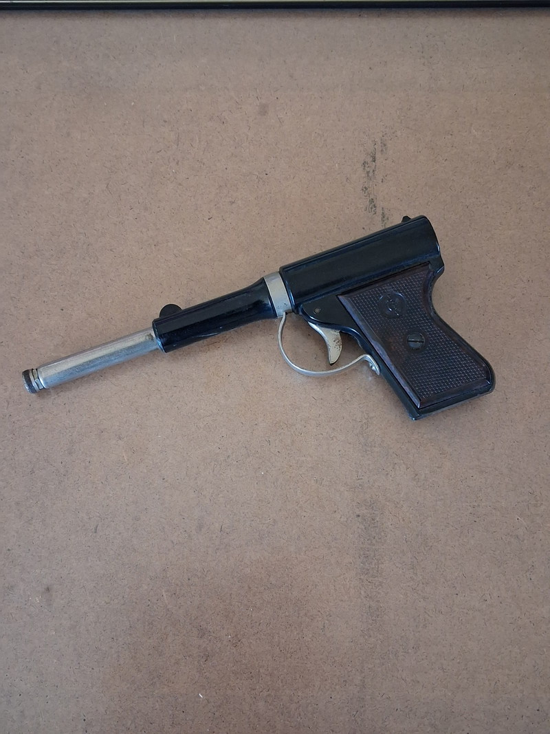 Afbeelding 1 van J.G.Anschütz luchtdrukpistool model P./A.5