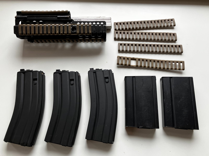 Image 1 pour Genuine Daniel Defence Genuine L85A2 Black rail with 8 Ergo ladder covers, WE M4 Open Bolt GBB 30rds Magazine V3, Begadi M14 Mags