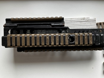 Image 2 pour Genuine Daniel Defence Genuine L85A2 Black rail with 8 Ergo ladder covers, WE M4 Open Bolt GBB 30rds Magazine V3, Begadi M14 Mags
