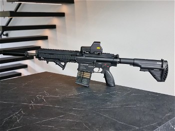 Afbeelding 4 van VFC/Umarex HK417D met Mosfet (nieuwstaat) + 4 magazijnen + angled grip (AEG)