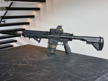 Afbeelding 4 van VFC/Umarex HK417D met Mosfet (nieuwstaat) + 4 magazijnen + angled grip (AEG)