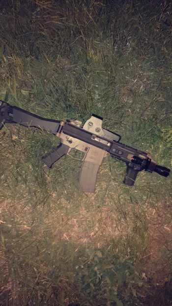 Image 3 for GHK G5 with 4 mags