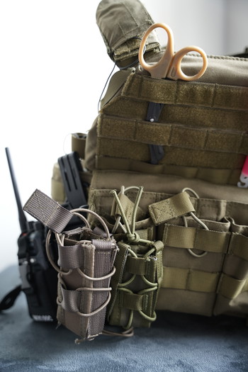 Imagen 4 de Tactical Vest - Pouchx3 magazine for and x2 pistol magazines
