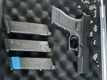 Bild 2 für Mp5 + Glock 17 + Di4 en nog een volledige uitrusting