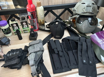 Bild 4 für Mp5 + Glock 17 + Di4 en nog een volledige uitrusting