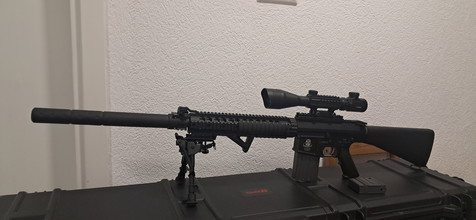 Afbeelding van Sr25 met scoop  2 hi caps 1 low  en een koffer