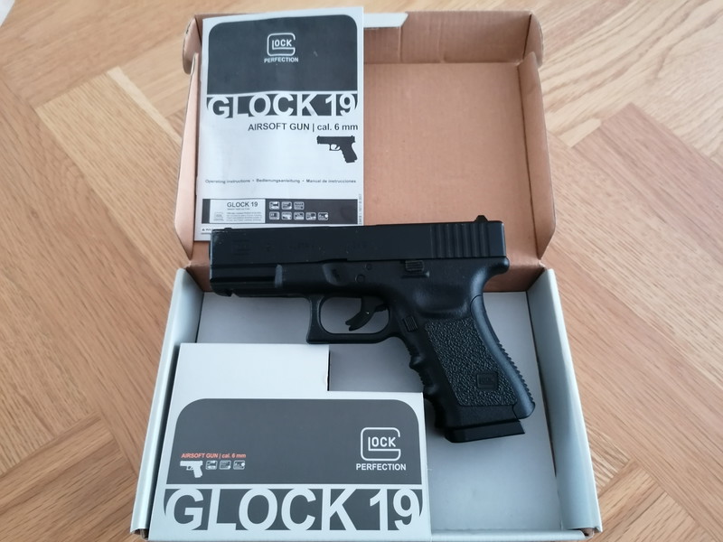 Image 1 for Glock 19