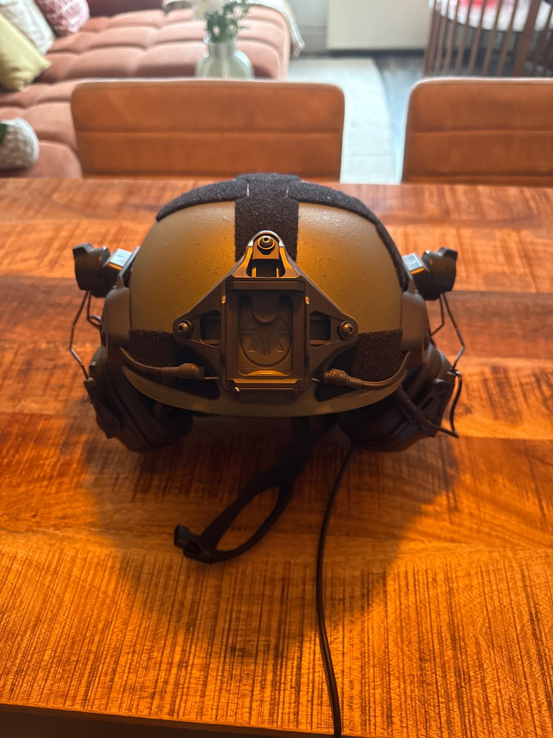 Image 1 for Helm met headset