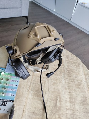 Afbeelding 3 van Emerson FAST helmet + M32H tactical communication Hearing protector