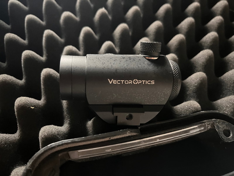 Image 1 for vector optics red dot