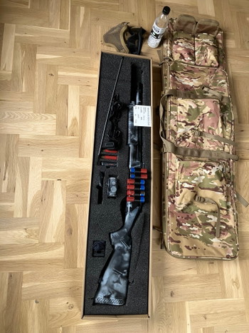 Imagen 2 de CYMA 350 full metal shotgun + UTG red dot