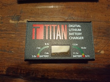 Afbeelding 3 van Titan 7.4v 3000mah met Titan charger