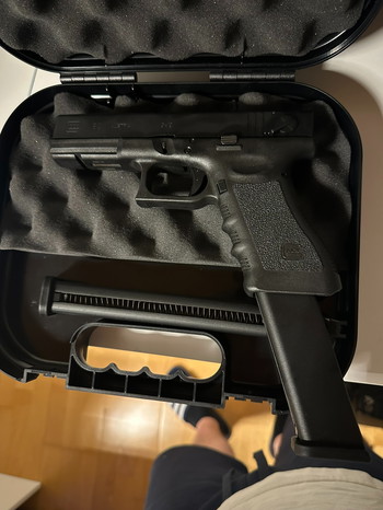 Afbeelding 2 van Glock 18C with Poseidon internals + Stock