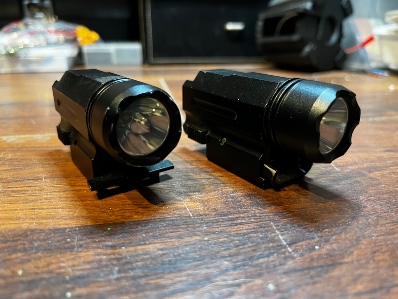 Bild 1 für 2x Pistol light voor picatinny