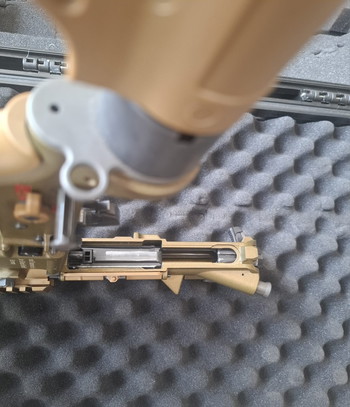 Bild 4 für HK 416 GBB RAL8000 incl HPA Adapter, slang en HPA fles